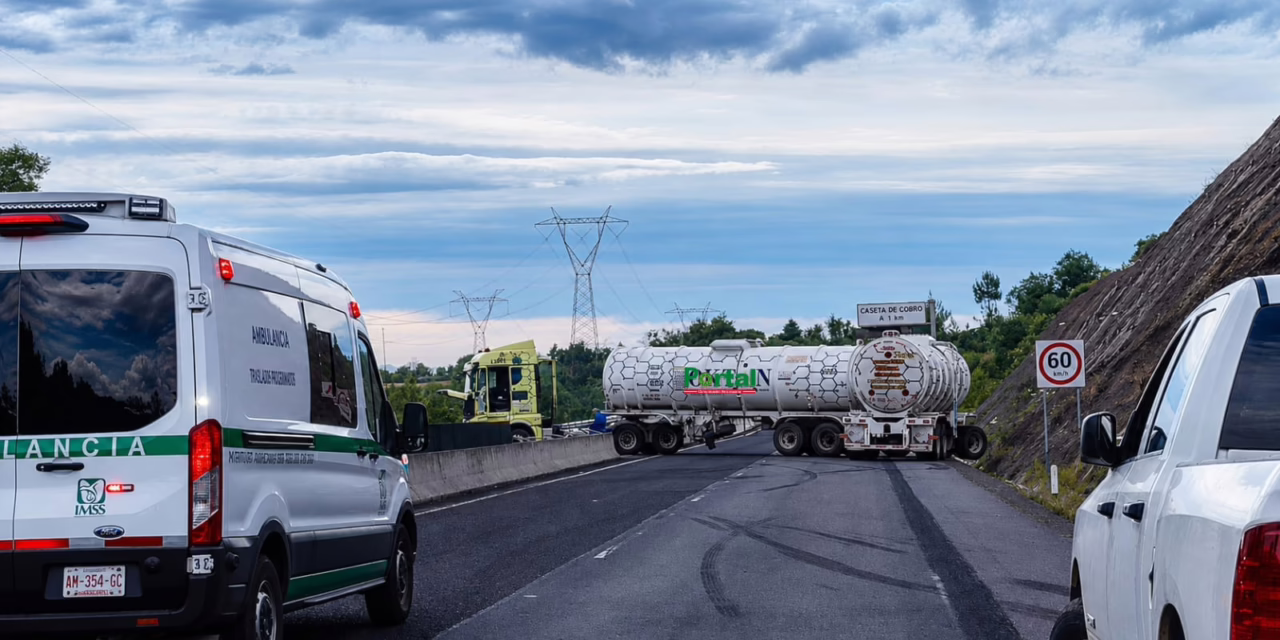 Accidente de tractocamión en la autopista Perote-Xalapa