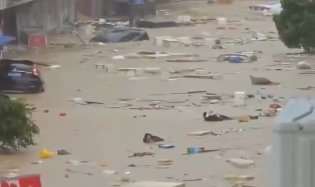 Video: Fuertes inundaciones en el sur de China 