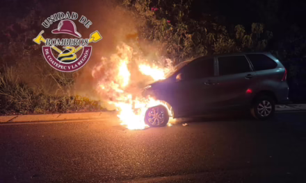 Video:Se incendia camioneta en el bulevar Xalapa-Coatepec