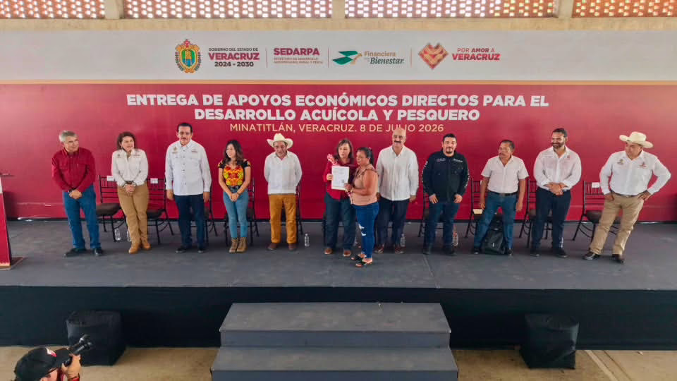Gobernadora regresa a Minatitlán; pescadores reciben apoyo estatal adicional a Bienpesca