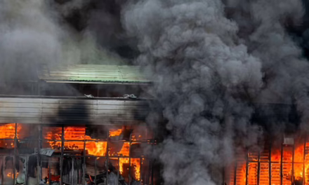 Incendio en fábrica de calzado en China deja al menos 28 personas sin vida