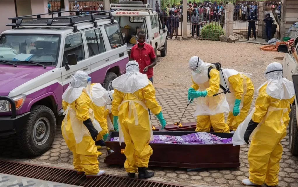 ¡BROTE DE ÉBOLA SUMA MÁS DE 600 FALLECIDOS!