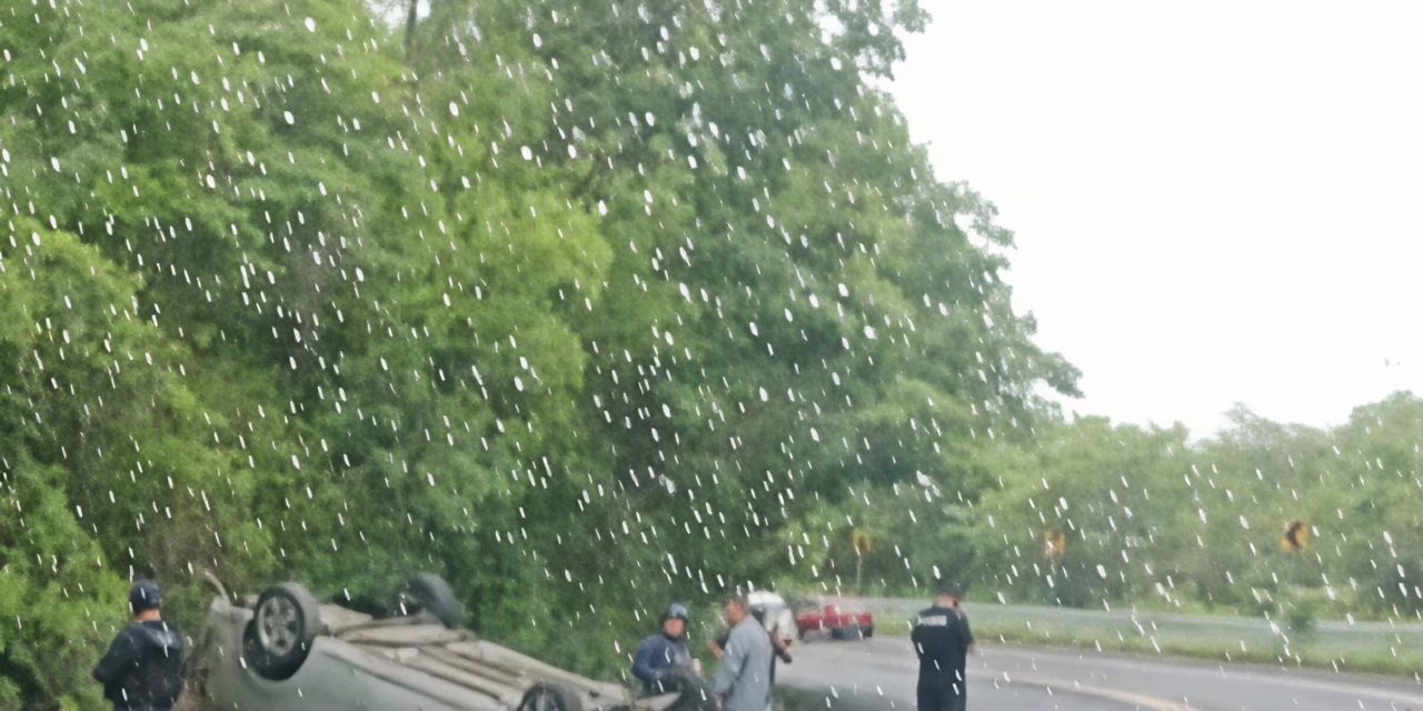 Vídeo:Se registra aparatosa volcadura en la carretera Cerro Gordo – Plan del Río