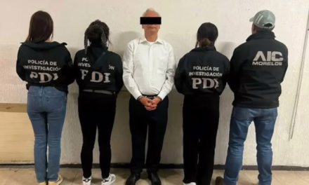 Esposa otorga perdón al ex director de Pemex, pero jueza lo vincula a proceso