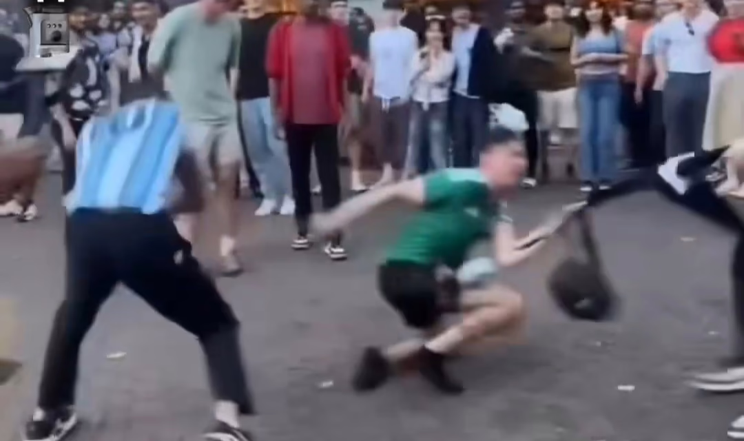 Mexicano es agredido por aficionados de Argentina