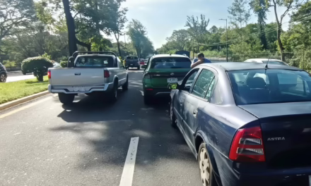 Choque en la carretera Xalapa-Veracruz a la altura de Garnica genera tráfico vehícular