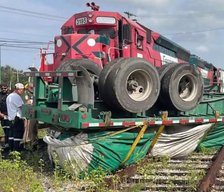 Tren embuste a tráiler en Altamira