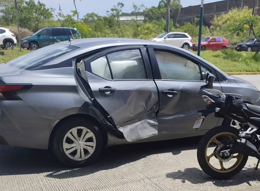 ​Percance vehicular en la avenida Arco Sur