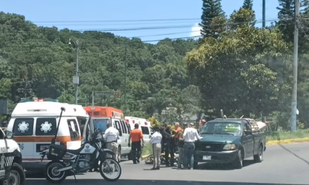 Percance vial en el bulevar Xalapa-Banderilla a la altura de El Gallito