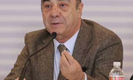 Juez retira prisión domiciliaria a Murillo Karam en una causa de Ayotzinapa; portará brazalete electrónico