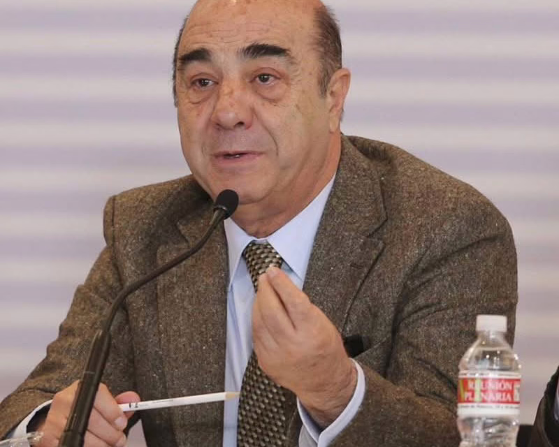Juez retira prisión domiciliaria a Murillo Karam en una causa de Ayotzinapa; portará brazalete electrónico