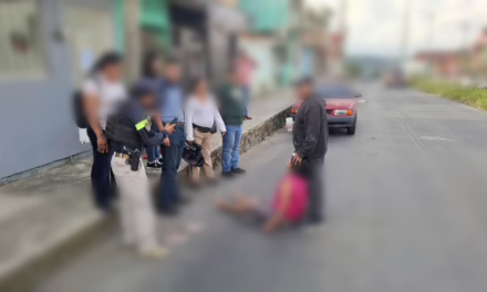 Mujer sufre convulsiones en Camino Antiguo al Sumidero