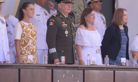 Acompaña Rocío Nahle a la presidenta Claudia Sheinbaum en graduación de cadetes navales