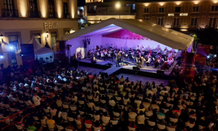 Jueves Musicales, una noche que recordó al Príncipe de la Canción en plaza Lerdo
