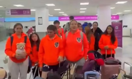 Pasajeros de Volaris denuncian robo de equipaje en el Aeropuerto Internacional de Ciudad de México