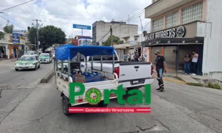 Choque entre camioneta y motocarro genera caos vial en la avenida Chedraui Caram
