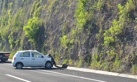Aparatoso percance en la Xalapa-Veracruz deja un conductor lesionado a la altura del kilómetro 25