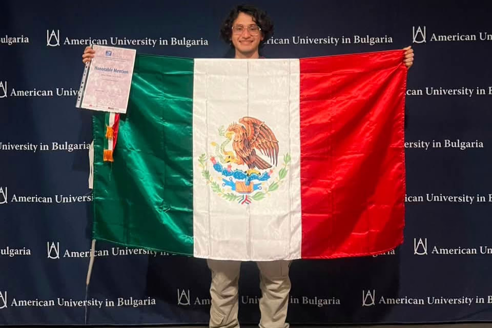 Estudiante de Matemáticas UV destaca en certamen internacional